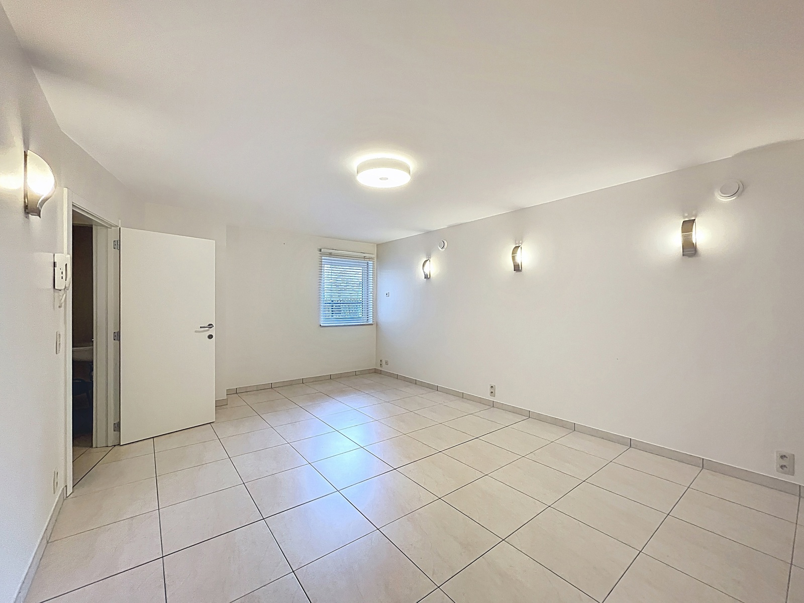 Commercial for rent in Berchem-Sainte-Agathe - photo 3