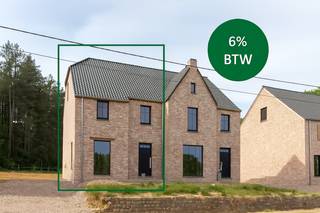 <strong>Moderne nieuwbouwwoning in Zelem – instapklaar & energiezuinig</strong><br /><br />Ontdek deze instapklare nieuwbouwwoning met 3 slaapkamers, gelegen in een rustige straat op een steenworp van Lummen en Diest. De woning biedt een lichtrijke leefruimte met open keuken (nog te kiezen naar eigen smaak), een stijlvolle badkamer en kwalitatieve afwerking met oog voor detail. De zolderruimte kan nog volledig meegroeien met jouw behoeften, denk maar aan extra stockageruimte, polyvalente ruimte, bureau, extra slaapkamer,...<br /><br />Met een E-peil van 20 woon je energiezuinig én toekomstgericht. Dankzij de groene omgeving geniet je van ultieme rust tijdens een goede barbecue in de zomer. <br /><br /><span><strong>Troeven:</strong></span><br />
<ul>
<li>Volledig afgewerkte nieuwbouw (keuken nog vrij te kiezen)</li>
<li>Energiezuinig (E20) = 5 jaar 50% korting op onroerende voorheffing</li>
<li>3 slaapkamers & moderne badkamer</li>
<li>Rustige ligging nabij centrum en uitvalswegen</li>
<li>Warmtepomp</li>
<li>Vloerverwarming & vloerkoeling</li>
<li>Zonnepanelen</li>
</ul>
Plan snel je bezoek in via nieuwbouw@living-stone.be of via 0485 62 36 78.