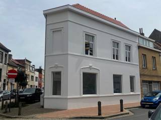 Welkom in dit charmante appartement gelegen in het hart van Blankenberge, een ideale plek voor wie houdt van het kustleven. Dit ruime appartement...