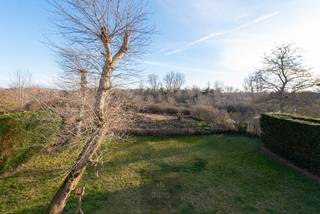 Villa orientée sud avec 4 chambres sur 999 m² située dans la Ranonkellaan à Koksijde, à proximité d'une réserve naturelle protégée. La villa a...