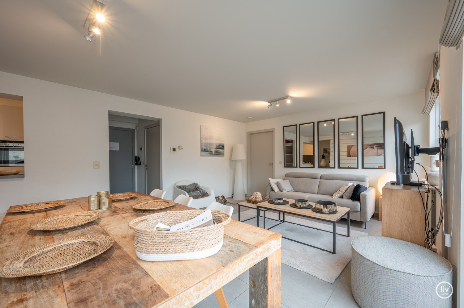 Instapklaar appartement met 2 slaapkamers te Centrum Knokke, mogelijkheid tot aankoop van garage achter het gebouw. - photo 3