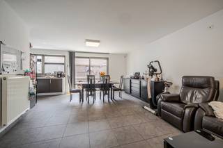 Op zoek naar een moderne en instapklare woning op een topligging? Deze eigentijdse woning (bouwjaar 2011) combineert comfort, energiezuinigheid en...