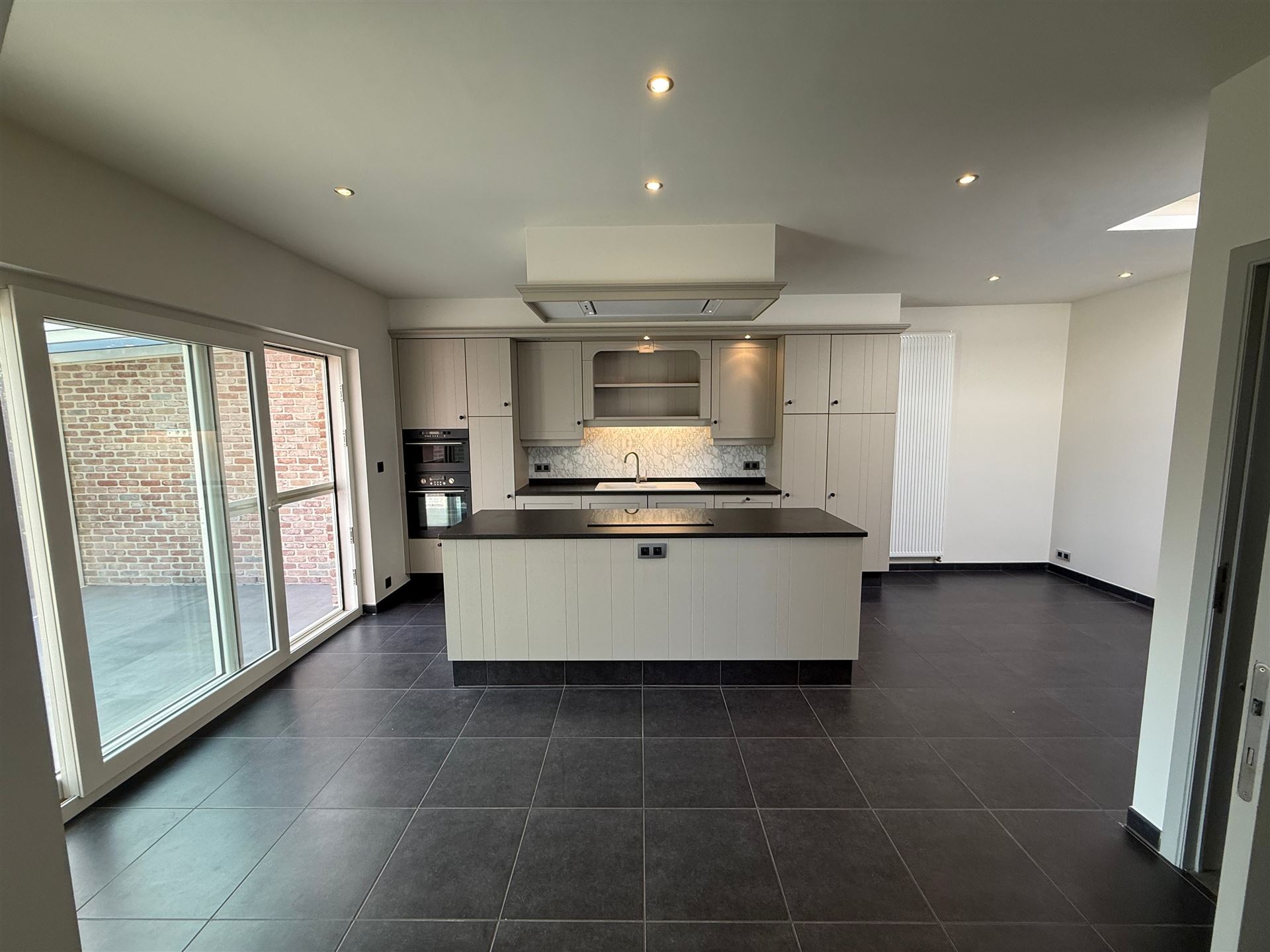 Zeer ruime woning met 3 slpk en tuin op een rustige locatie! - foto 5