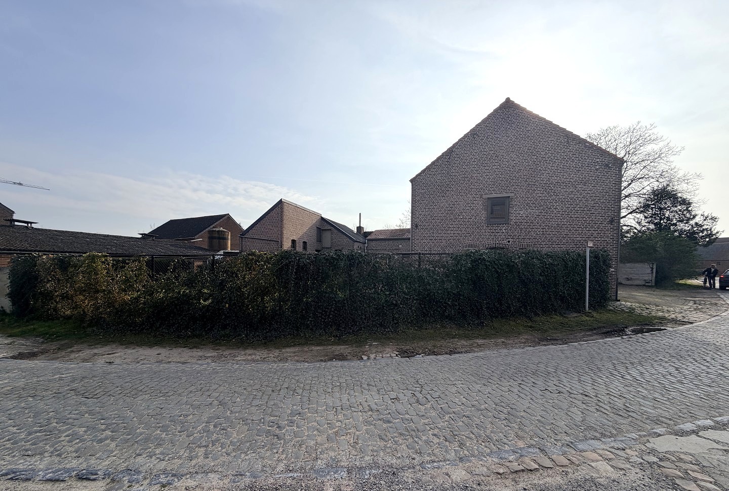 Rustig gelegen, ruime gezinswoning met groot potentieel - foto 3