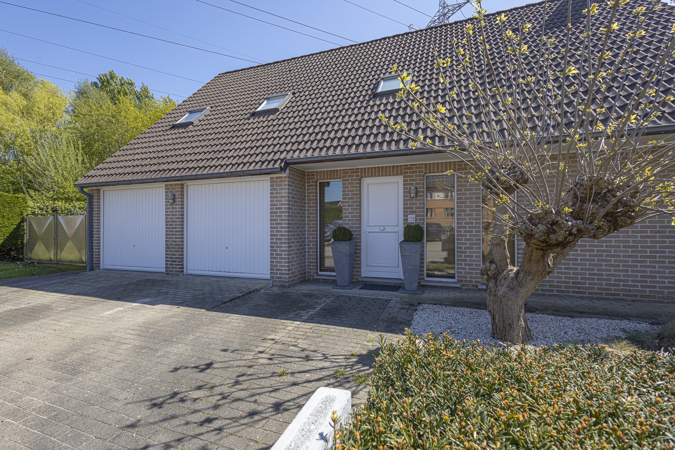 Move in ready villa with 4 bedrooms in Dilbeek - photo 1