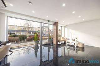 AlgemeenDit is een uitzonderlijke handelsruimte gelegen in Deurne, stijlvol gerenoveerd tot schoonheidssalon en kapsalon. Het pand beschikt over een...