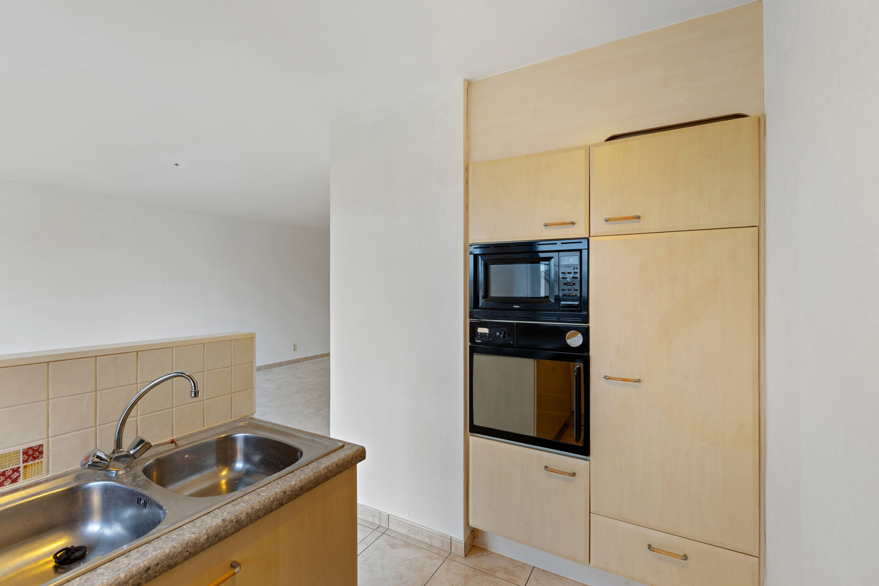 Ruim en lichtrijk triplex appartement in een rustige wijk. - foto 4