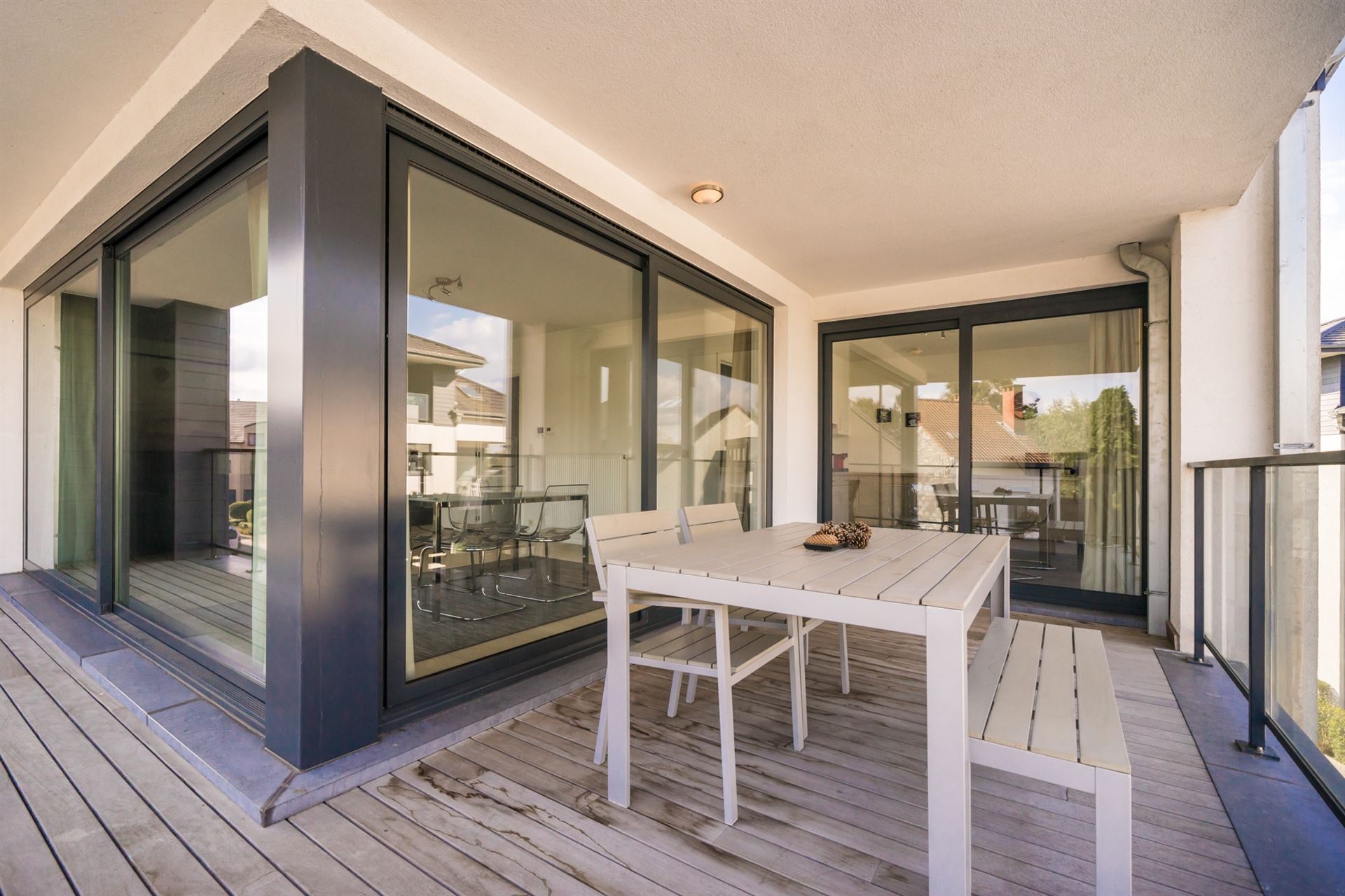 Appartement spacieux et lumineux, meublé, avec terrasse – Emplacement stratégique à Waterloo - photo 4