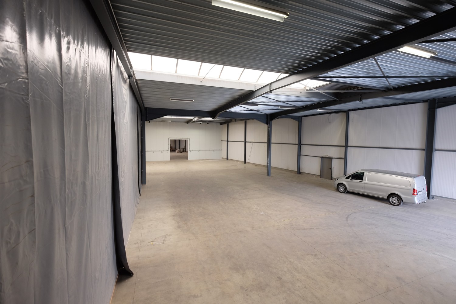 Commercial for rent in Sint-Truiden - photo 3