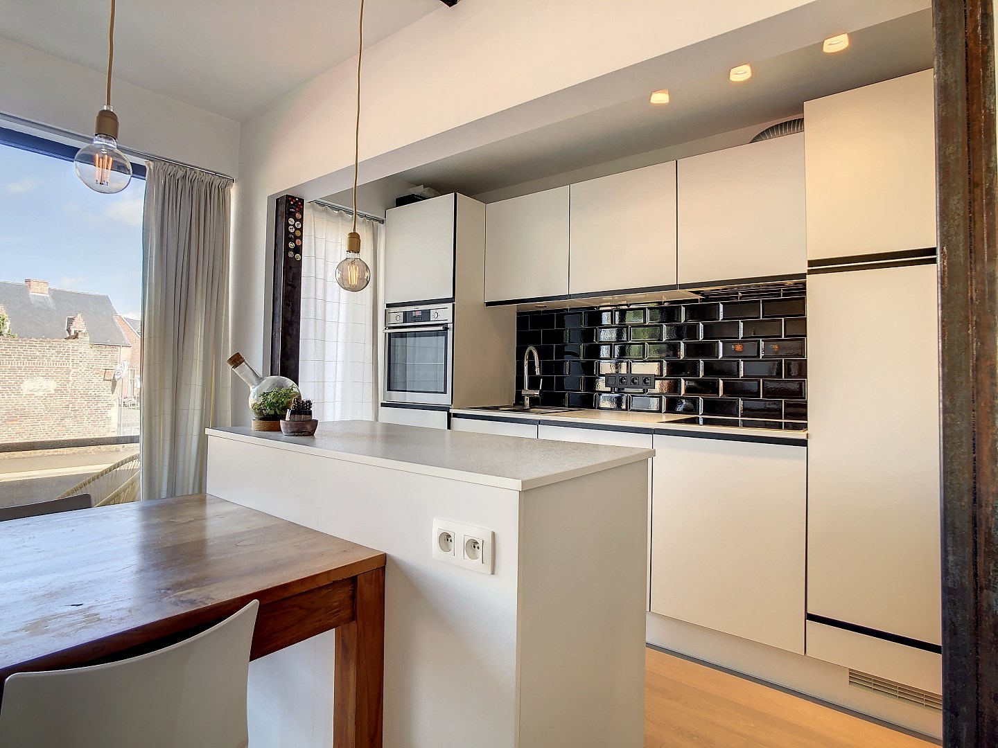 Goed gelegen gerenoveerd appartement met twee ruime slaapkamers, terras (25 m²) en garagebox - bewoonbare oppervlakte 73 m² - foto 5