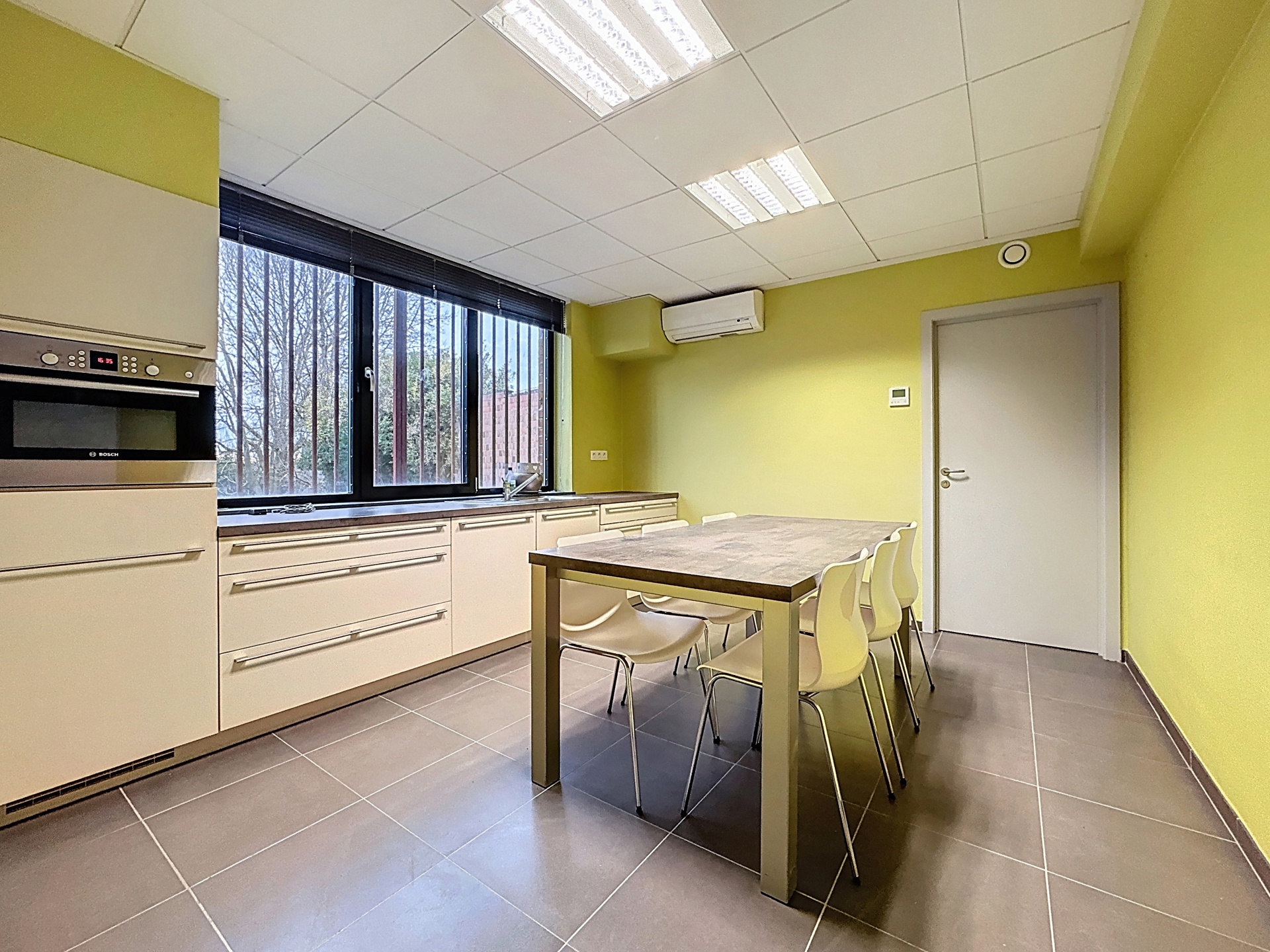 Commercial for rent in Liège - photo 5