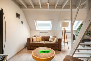 In de levendige Distellaan 14 (een kleinschalige residentie) in Westende bevindt zich dit charmante duplexappartement op de derde verdieping,...