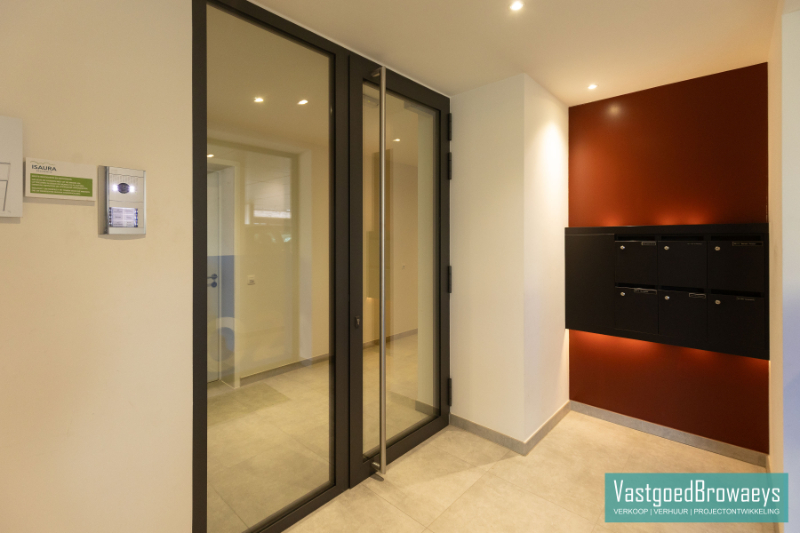 Gelijkvloers appartement met terras en tuin - foto 4