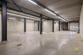 Cet entrepôt bénéficie d'un emplacement stratégique exceptionnel à Vilvorde, avec des liaisons faciles vers Bruxelles, Malines et le centre...