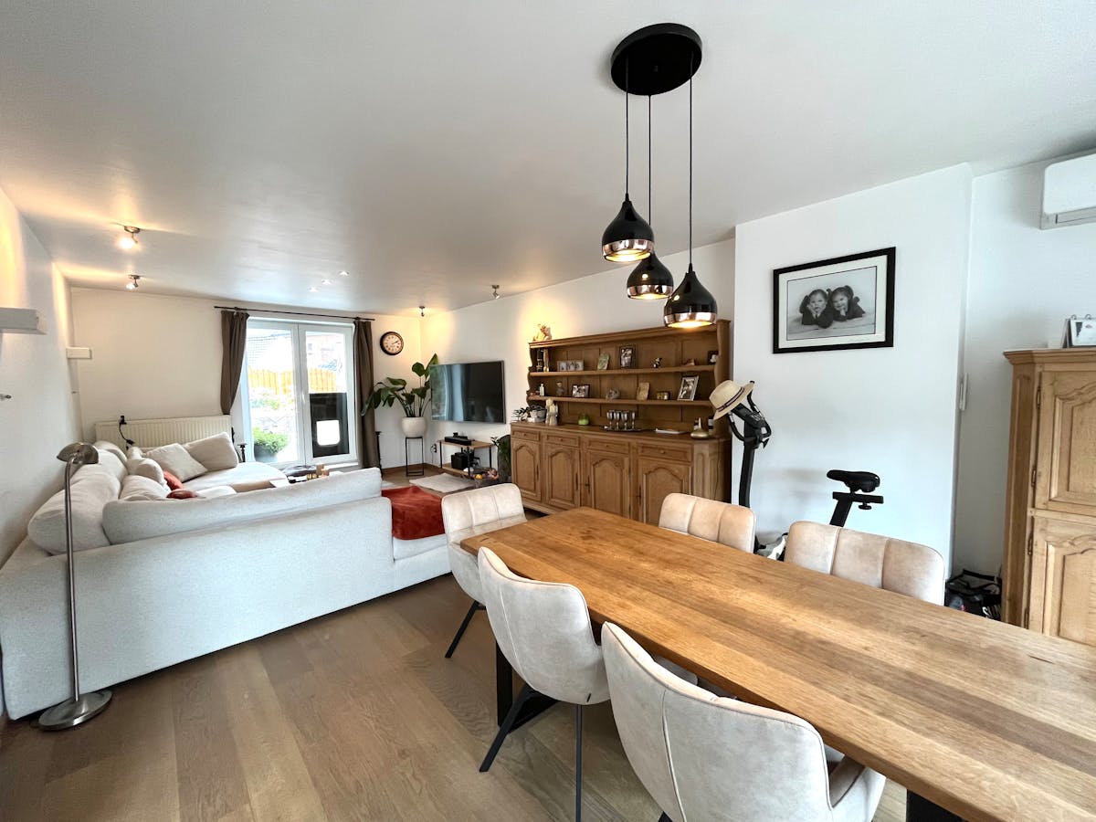 Ruim duplex appartement met groot terras te huur in Bilzen-Hoeselt - foto 5