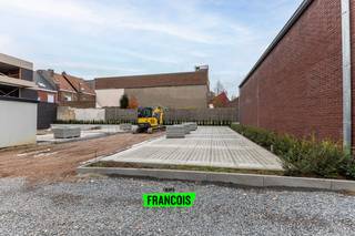 Nabij centrum Ronse vinden we dit appartementsgebouw. Met winkels, scholen, openbaar vervoer en centrum Ronse allen op wandelafstand, geniet...