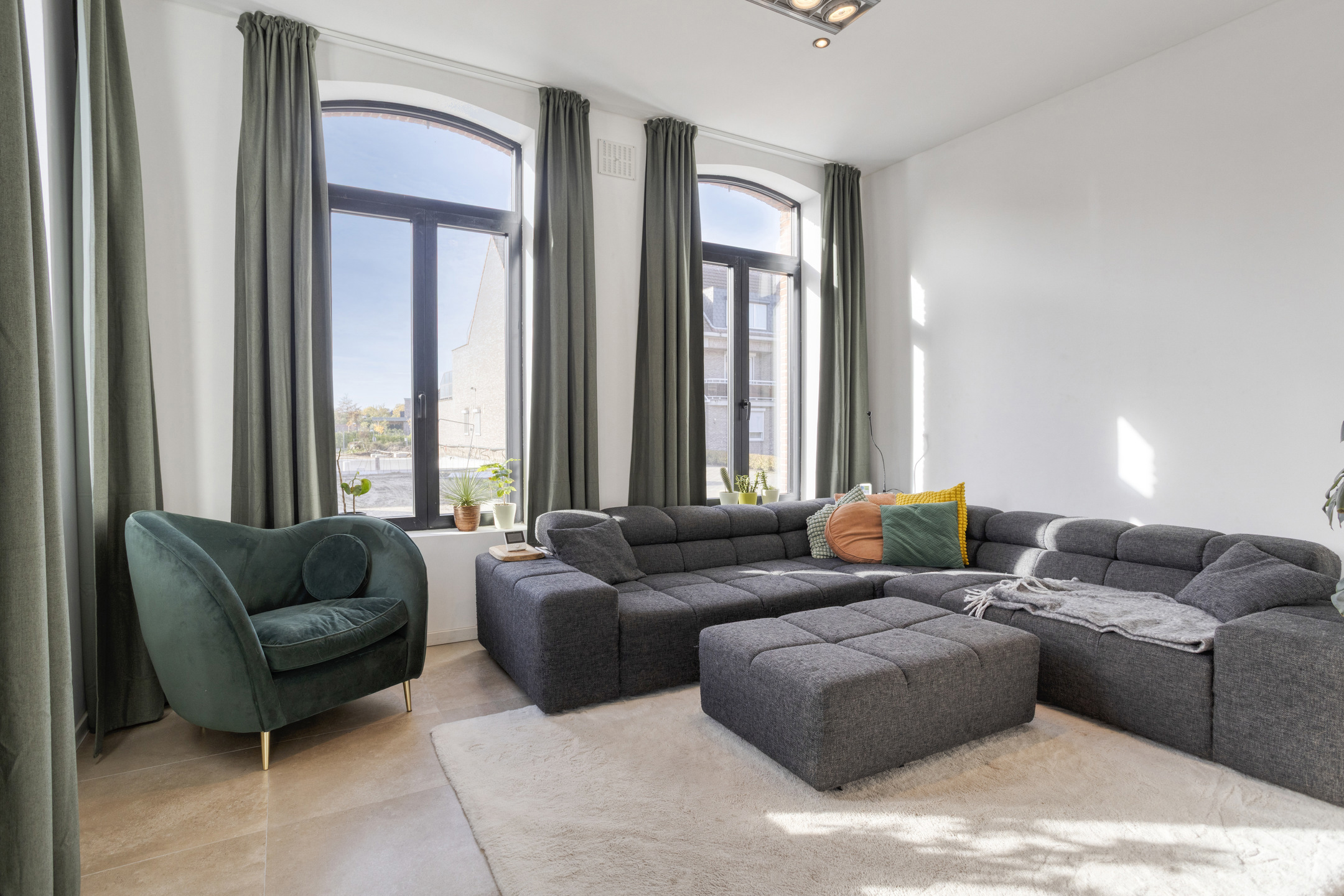 Verhuurde, gerenoveerde woning met 3 slaapkamers en tuin.  - foto 4