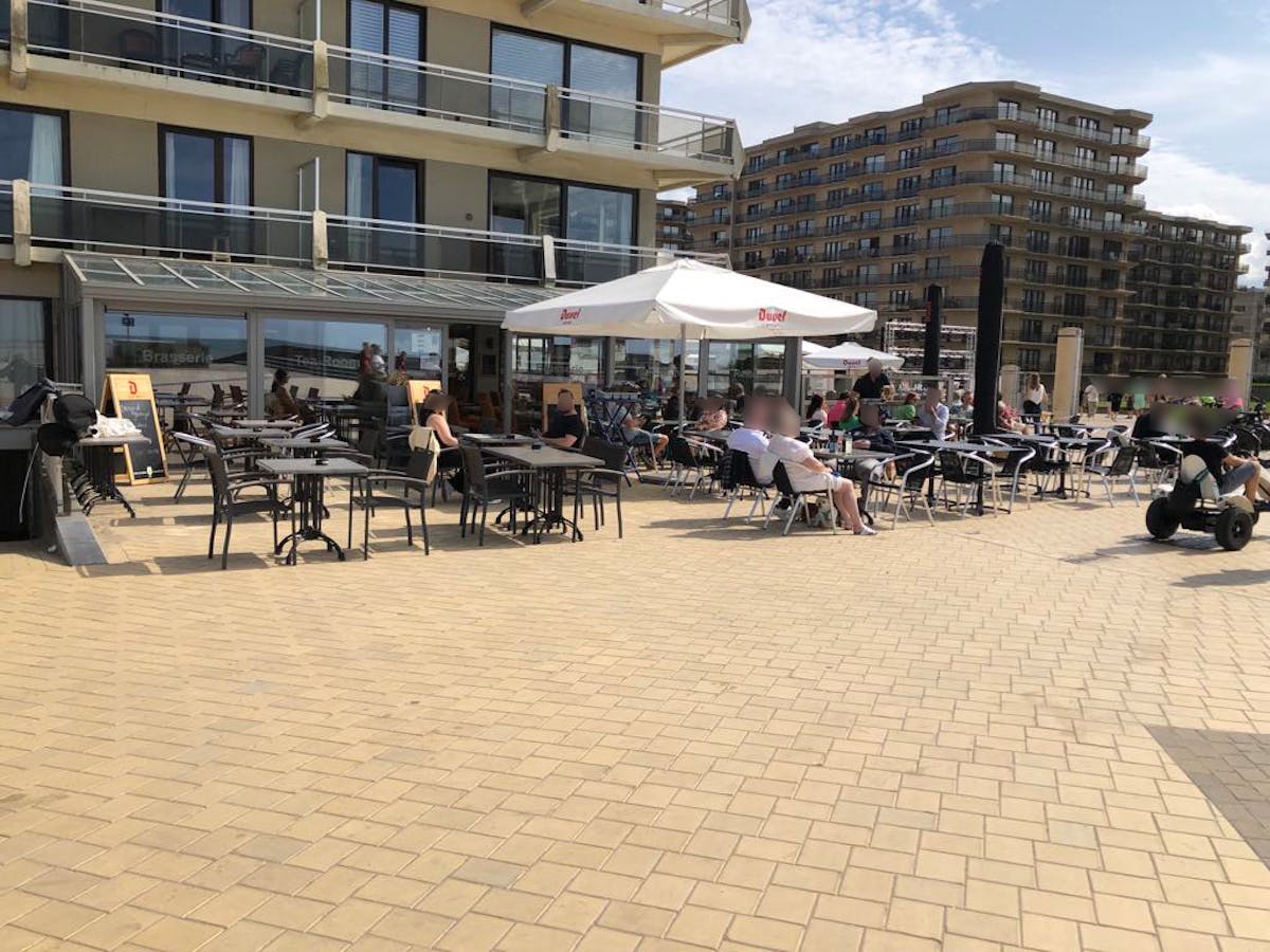 Instapklaar restaurant met terras op de Zeedijk in De Panne - foto 5