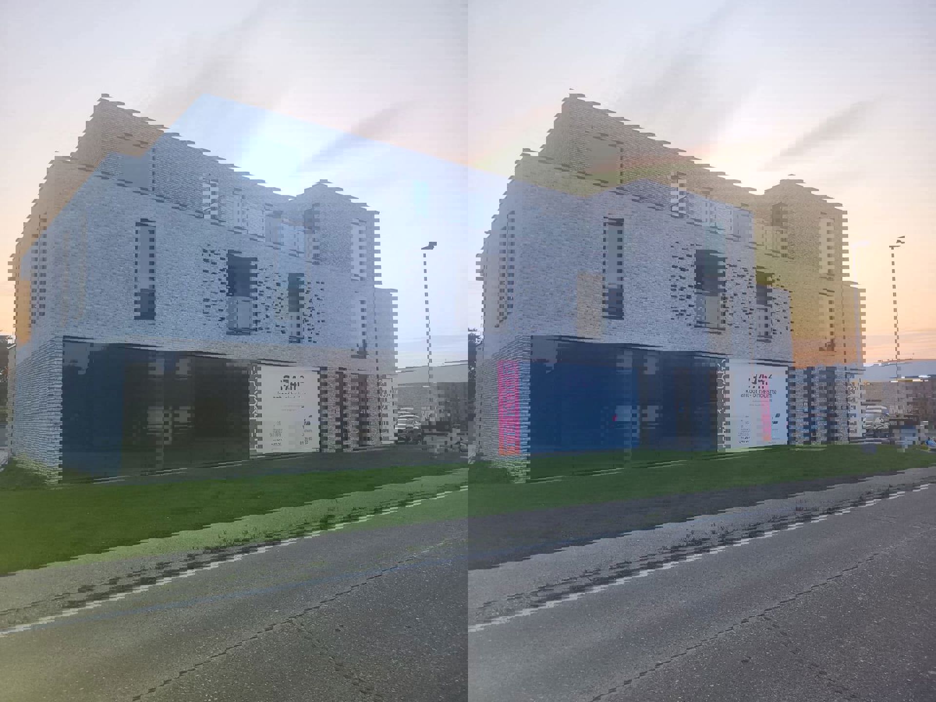 Kantoor of handelsgelijkvloers (374m²) in het centrum van Ham - foto 1