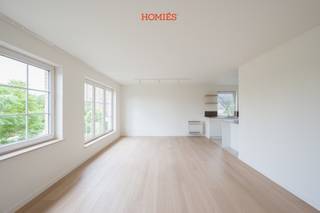 Dit recent gerenoveerde appartement (2025) op Egenhovenweg 36 in Heverlee biedt een perfecte combinatie van energiezuinig wonen, comfort en...