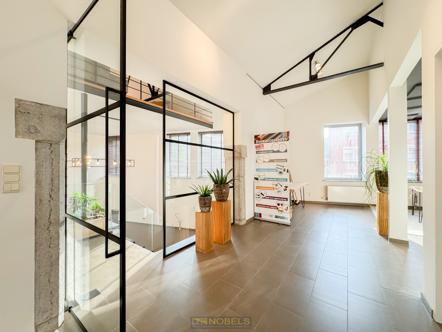 Te koop, exclusieve kantoorruimte met industriële uitstraling in centrum Oudenaarde! - foto 3