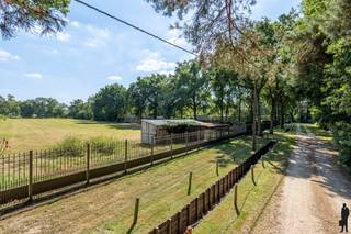 Recente, lichtrijke klassevilla op één van de mooiste locaties te Mol, nabij Postel en de Nederlandse grens. Het riante landhuis bevindt zich op...