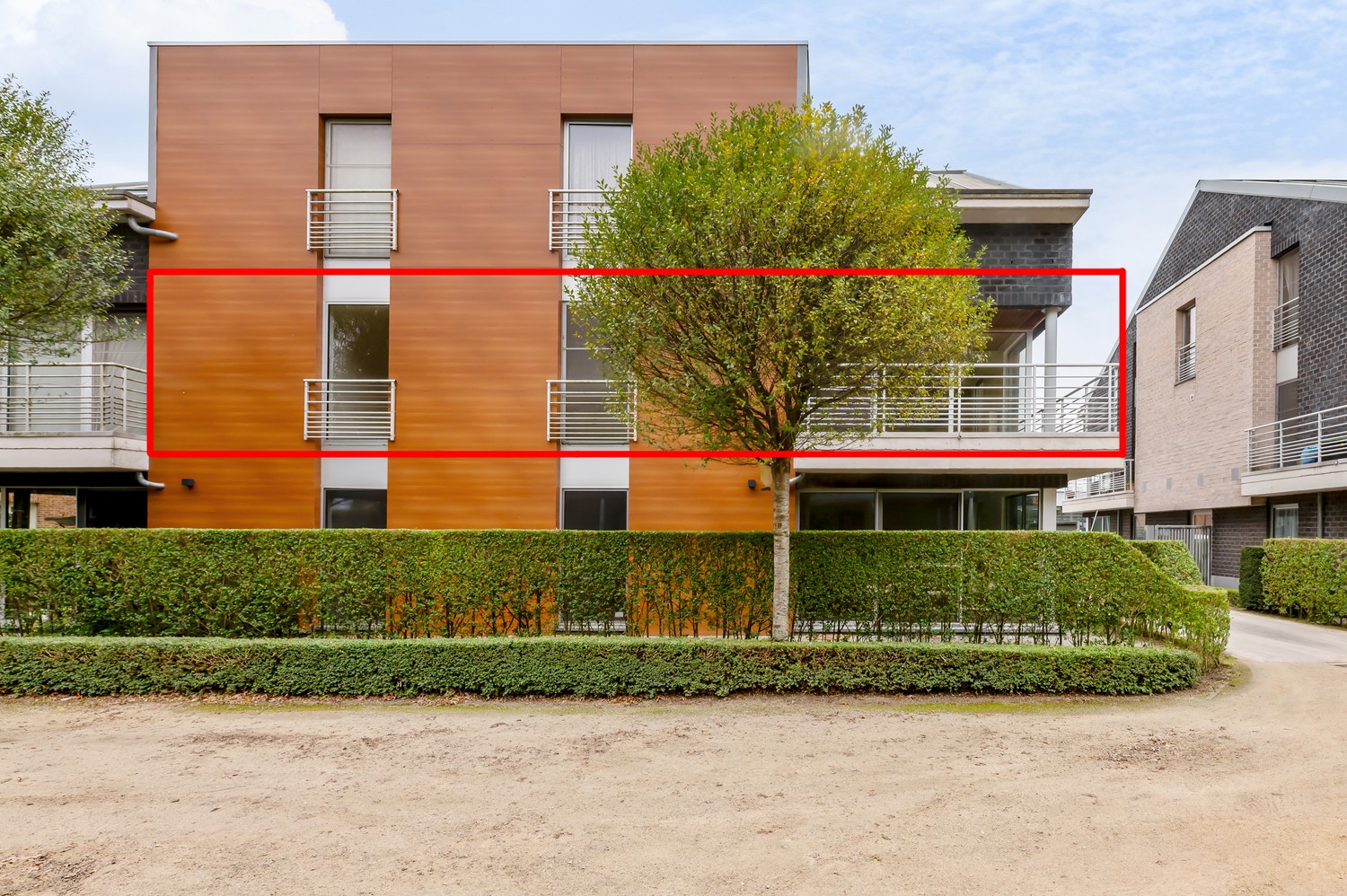 Instapklaar appartement met 2 slaapkamers en terras – centraal gelegen op de grens met Berlaar-Heikant. - foto 2
