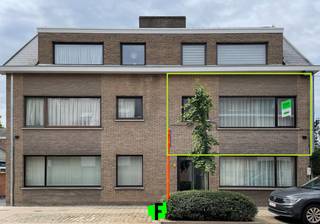 Dit prachtig gerenoveerde appartement is gelegen op de eerste verdieping van een kleinschalige residentie in een rustige woonomgeving, vlak bij...
