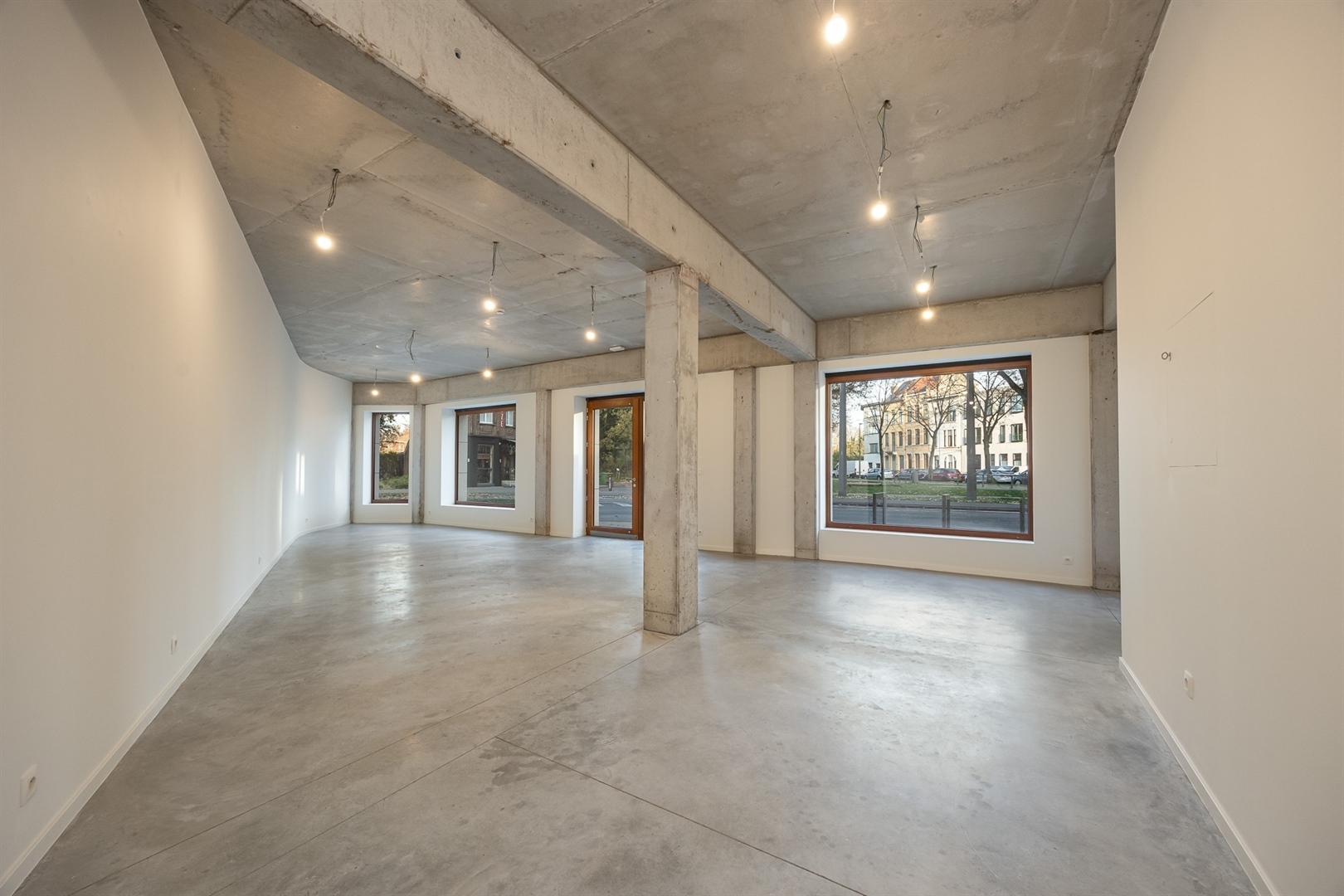 Den Brandt ∣ Gerenoveerd handelsgelijkvloers - foto 3