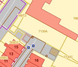 <p>Voor meer info of bezoek, bel 02/884.23.23 - Bouwgrond voor open bebouwing op een perceel van 6a 90ca, met een straatbreedte van 14,55 m en een diepte van 42,40 m. Volgens de geldende stedenbouwkundige voorschriften is een woning mogelijk met een gevelbreedte van 8,60 m, een bouwdiepte van 15 m op het gelijkvloers en 12 m op de verdieping. Er dient 6 m achteruit gebouwd te worden, met een zijdelingse bouwvrije strook van 3 m.</p><p>Rustig gelegen in een doodlopende straat, met alle dagelijkse voorzieningen binnen handbereik: twee supermarkten op slechts 650 m, scholen en openbaar vervoer in de nabije omgeving, en een vlotte verbinding dankzij de oprit van de E40 op slechts 2 km. Een ideale locatie voor wie rustig wil wonen met een uitstekende bereikbaarheid. Maatregelen opgenomen in het maatregelenregister: nee.</p>