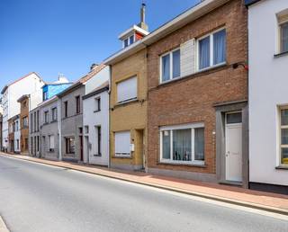 Deze instapklare woning bevindt zich op een topligging, op wandelafstand van de zeedijk en centraal gelegen nabij alle voorzieningen zoals...