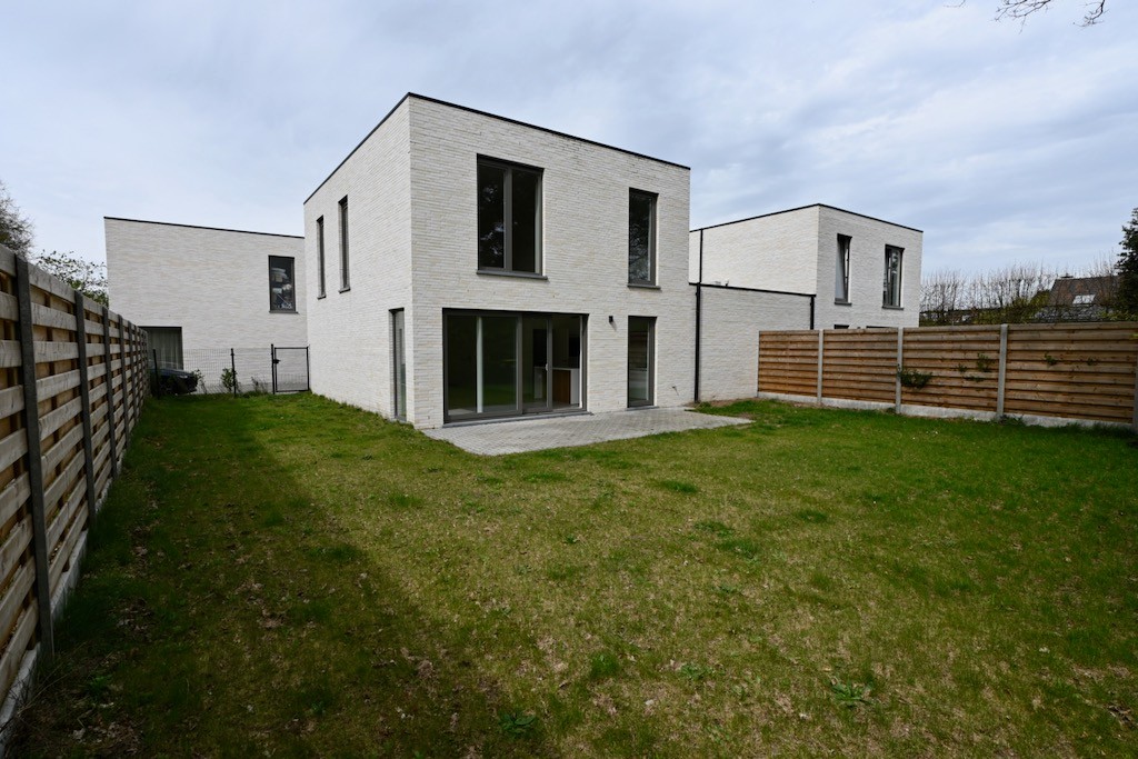 Recente nieuwbouwwoning met 3 slaapkamers . - foto 2