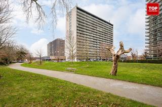 Dit instapklaar appartement biedt mooie vergezichten over Gent. Gelegen op een boogscheut van het historisch centrum van Gent en op slechts...