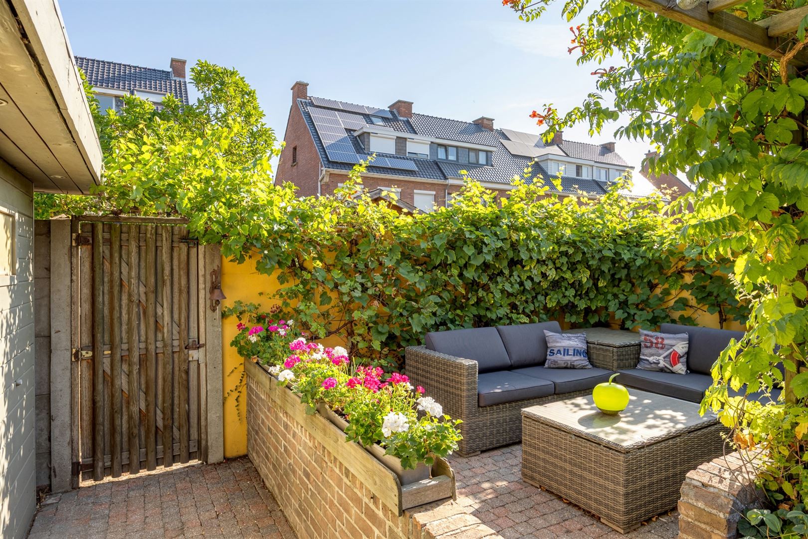 Instapklare halfopen woning in kindvriendelijke woonwijk. - foto 4