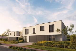 LIGGING:<br />Op een boogscheut van Gent en met in de onmiddellijke nabijheid de op- en afrit van de E40 alsook de R4 geniet u hier een uitermate goede bereikbaarheid.<br />Vlakbij zijn er tal van winkels, restaurants en in enkele minuten staat u in de gezellige dorpskern van Drongen.<br />Dit is de ideale uitvalsbasis voor mensen die een vlotte bereikbaarheid wensen op tal van manieren.<br /><br />PROJECT:<br />Deze 4 nieuwbouwwoningen genieten een strakke, mooie moderne architectuur.<br /><br />Op het gelijkvloers bevindt zich een lichtrijke ruime leefruimte met open leefkeuken die volledig geïnstalleerd is. De grote raampartijen geven u uitzicht en toegang tot uw private tuin. Beneden is er eveneens een afzonderlijk toilet en een ruime inkomhal. Alsook een ruime garage en een grote berging aan de keuken. <br /><br />De bovenliggende verdieping omvat 3 of 4 slaapkamers, twee douchekamers en telkens ook een technische ruimte. <br /><br />Om de duurzaamheid van het project te garanderen zijn er zonnepanelen voorzien alsook, warmtepomp lucht/water, ventilatiesysteem D en vloerverwarming.<br />(E-peil: E20)<br />Duurzaamheid gaat hier hand in hand met moderne architectuur. <br /><br />Afwerking voorzien volgens het lastenboek maar afhankelijk van de fase van de bouwwerken kan u als klant uw eigen toets geven adhv keuzes in afwerkingsmaterialen.<br /><br />Contacteer Fanny op 0472 01 51 51 voor meer informatie