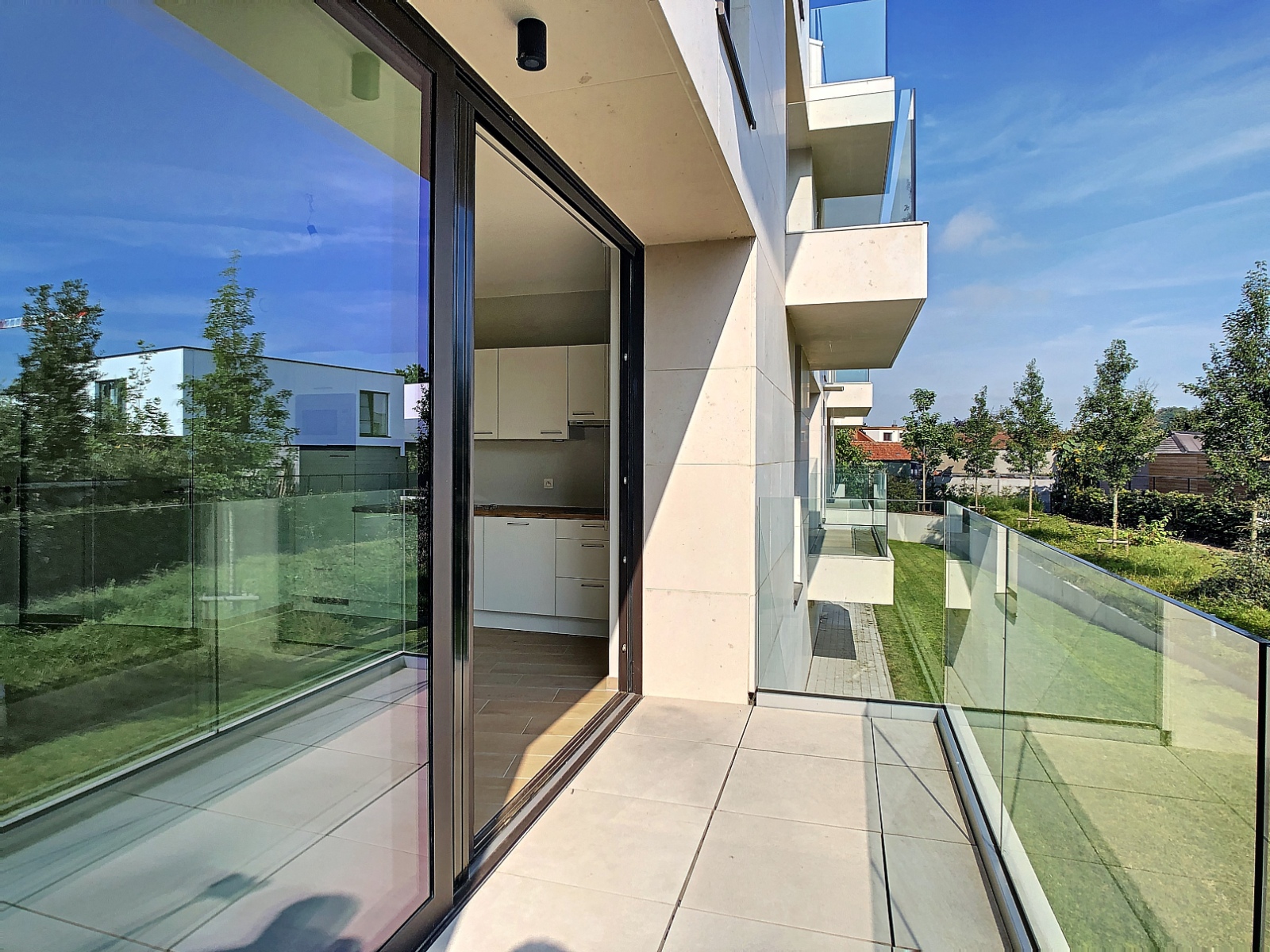 Ruim appartement met terras en grote berging - foto 5