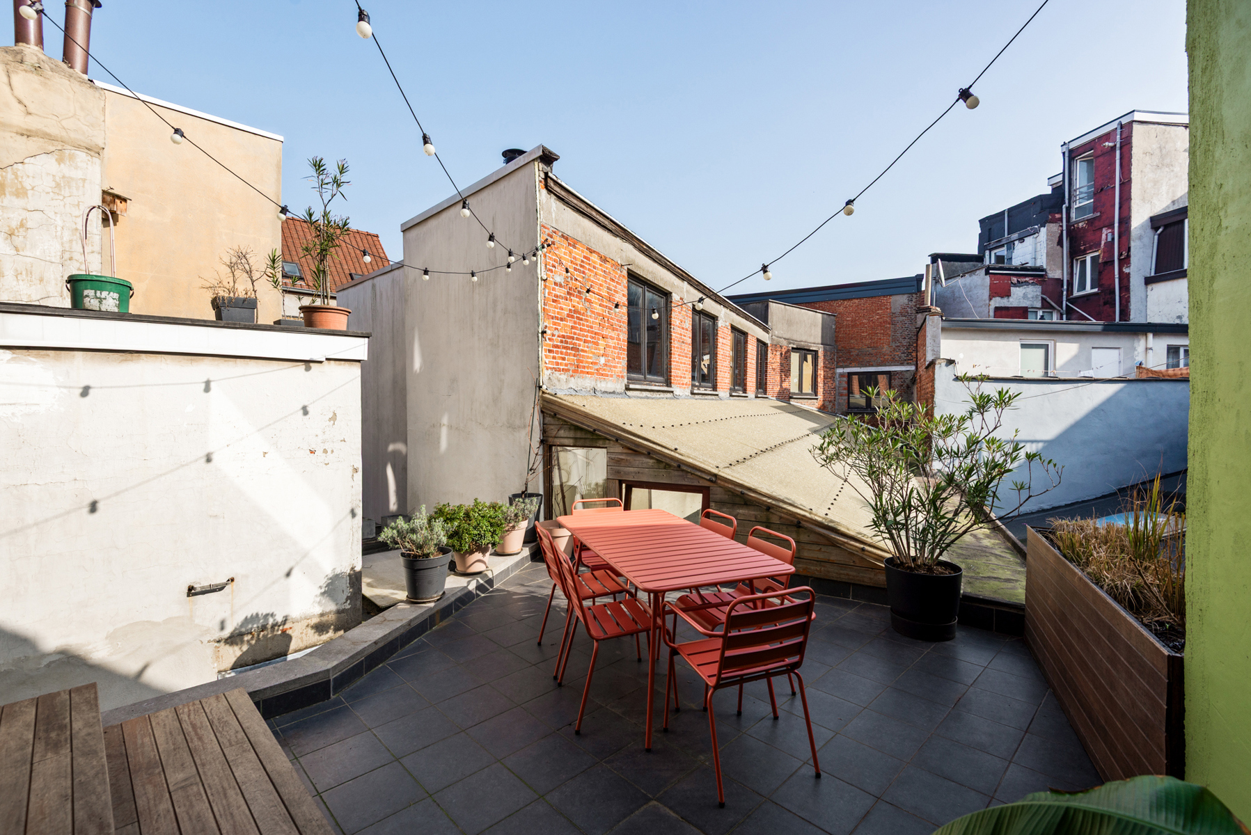 Uniek gerenoveerd pand met ruim magazijn van 360m² - foto 4