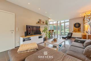 Interesse? Meer informatie op www.SWEVERS.be. - De woning in de Crutzenstraat 70 in Hasselt is een instapklare open bebouwing uit 1998, gelegen in...