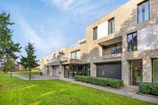 TE KOOP: Prachtig recent appartement met 2 slaapkamers en ondergrondse staanplaats op toplocatie te Heusden!Op zoek naar een energiezuinig en goed...