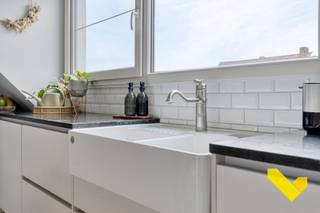 Dit recent, in het centrum van Dessel gelegen appartement omvat volgende extra troeven die het zeker de moeite waard maken om deze woning...