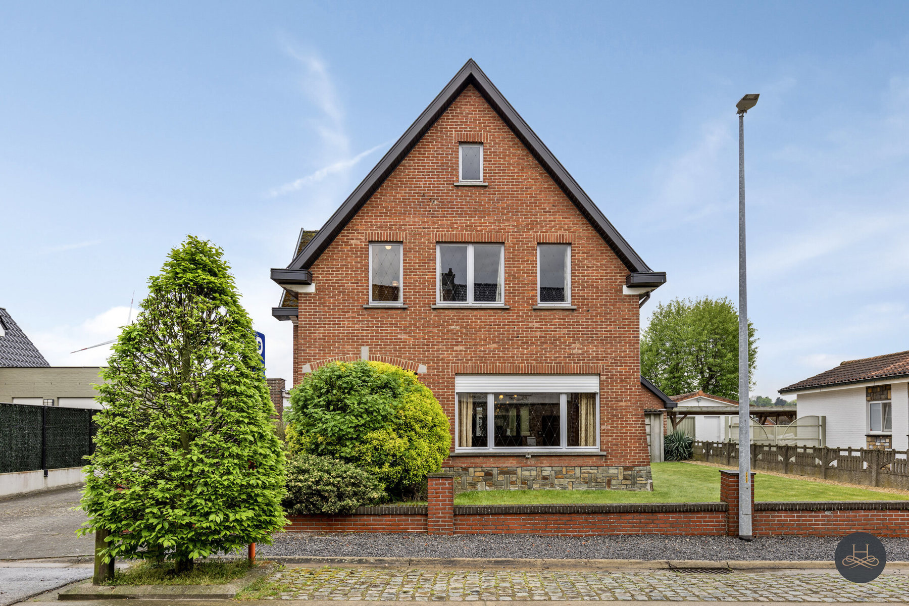 Vrijstaande woning met veel potentieel op gunstige ligging - foto 2