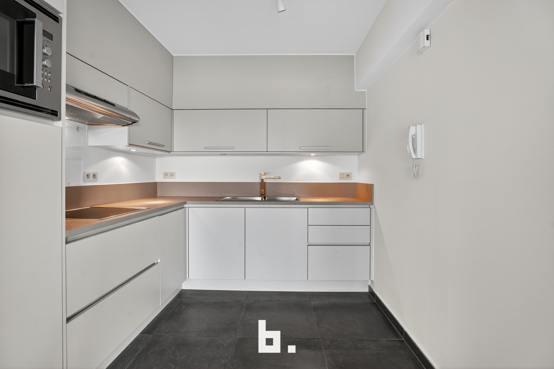 Lichtrijk en centraal wonen in hartje Roeselare - foto 4