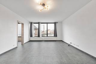 Te koop: instapklaar halfopen appartement in Buggenhout, gelegen op een rustige locatie maar toch dichtbij het centrum en diverse voorzieningen.Dit...
