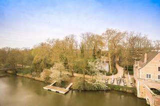 <p><span>This fully renovated apartment is located on the third floor of residence </span><span>Beiaard</span><span>, accessible by both elevator and stairs.</span></p><p><span>Situated at the rear of the building, it offers beautiful, unobstructed views of the </span><span>Botanical Garden (Kruidtuin)</span><span> and the </span><span>River Dijle</span><span>.</span></p><p><span> </span></p><p><span>Layout</span></p><ul><li><span>Partially furnished: fully equipped bedroom and living room (excluding refrigerator, coffee table, television, bar cabinet, club chair, plants, mirror and wall decorations)</span></li><li><span>Bright living area</span></li><li><span>Fully equipped kitchen with sink, hob, extractor hood, combination microwave oven and dishwasher</span></li><li><span>Compact bathroom with shower, toilet and washbasin cabinet</span></li><li><span>Built-in cupboard with washing machine and tumble dryer</span></li><li><span>Spacious bedroom of approximately </span><span>18 m²</span></li><li><span>Private cloakroom/storage space in the communal hallway with hot water boiler and electrical panel</span></li></ul><p><span> </span></p><p><span>Highlights</span></p><ul><li><span>Communal bicycle storage in the underground parking garage</span></li><li><span>On-street parking available</span></li><li><span>Within walking distance of shops, schools, bus stops and the train station</span></li></ul><p><span> </span></p><p><span>Common charges:</span><span> €70/month</span></p><p><span>Available from:</span><span> 1 September 2026</span></p><p><span> </span></p><p><span>Enjoy green surroundings in the heart of Mechelen.</span></p><p><span>Contact us today for more information or to arrange a viewing.</span></p><p><span> </span></p>