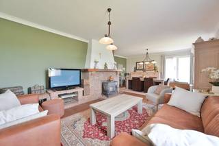 Cette maison individuelle très bien entretenue est située dans le quartier rural et tranquille de Nieuwrode, dans la commune de Holsbeek.  La maison...