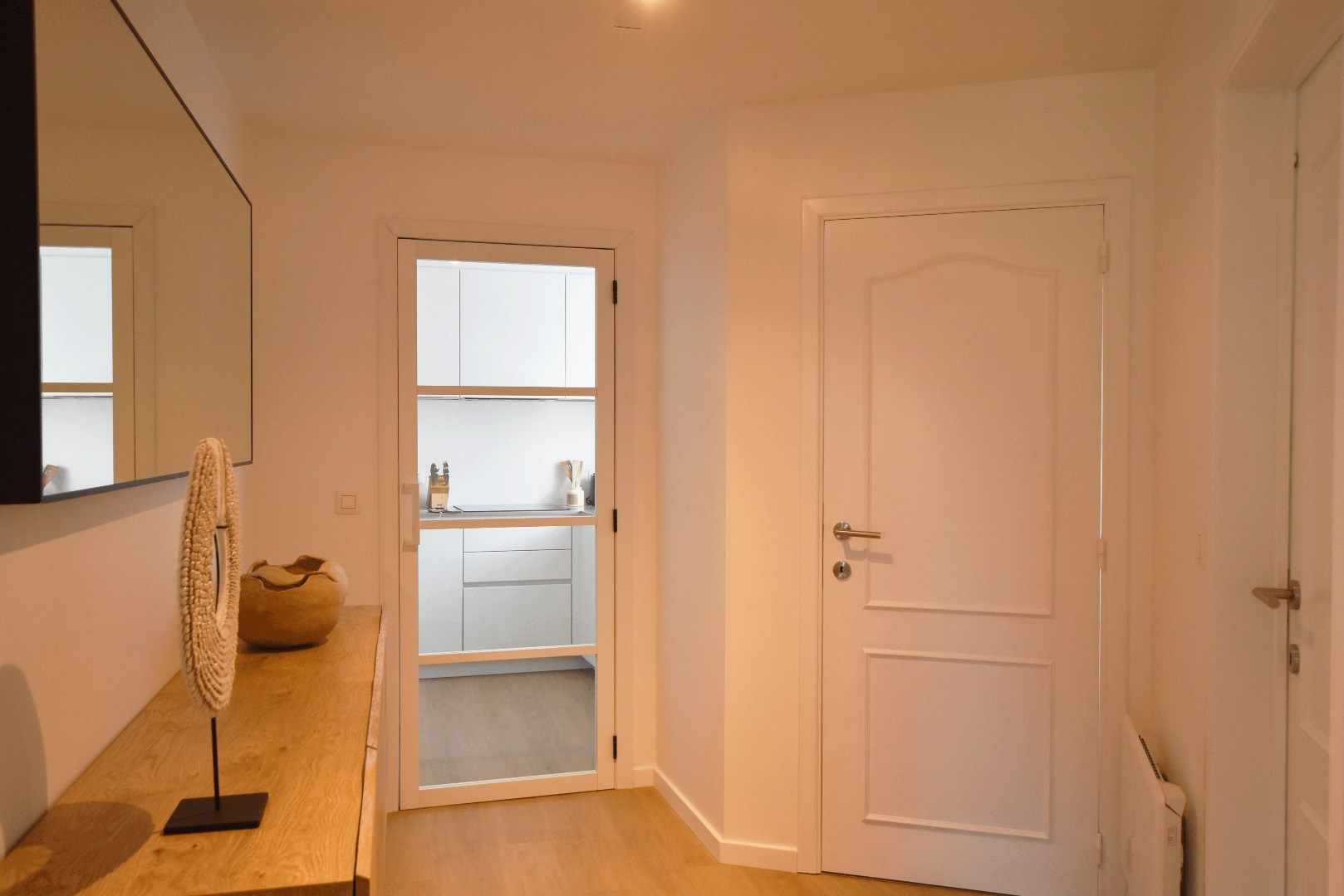 Mooi gemeubeld appartement rustig gelegen, doch centraal - foto 2