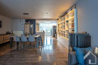 Clé en main, maison familiale lumineuse avec 3 à 4 chambres à coucher dans un emplacement de choix à WijnegemDans une rue calme et agréable de...