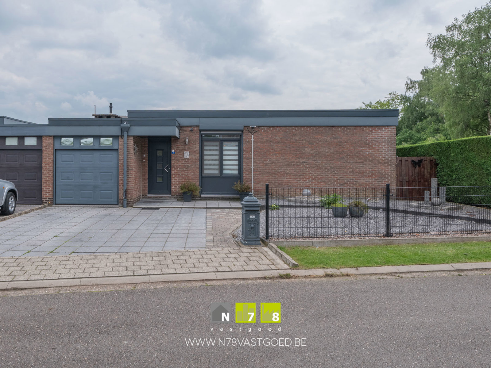 House for sale in Maasmechelen with 3 bedrooms - photo 1