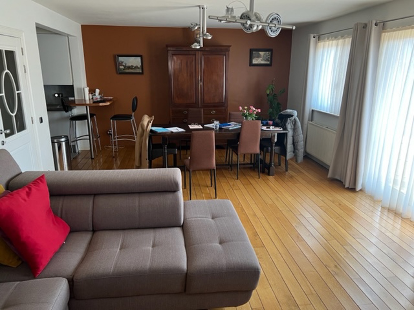 Centraal gelegen en ruim duplex appartement - foto 3