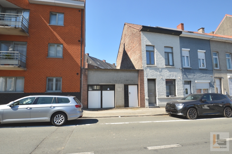 Te renoveren tweegevelwoning met achterliggende loods (uitweg) - foto 2